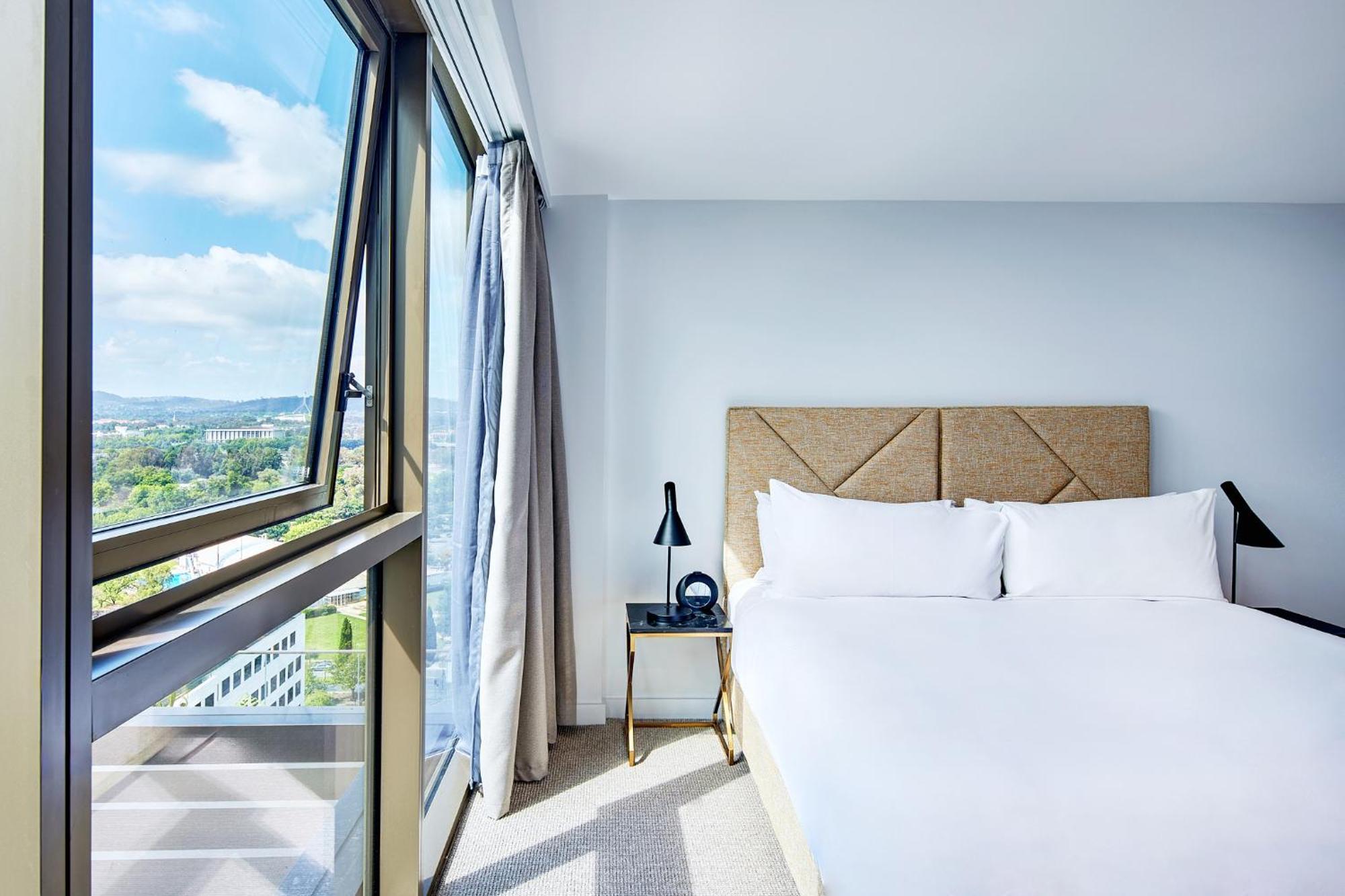 Meriton Suites 5*