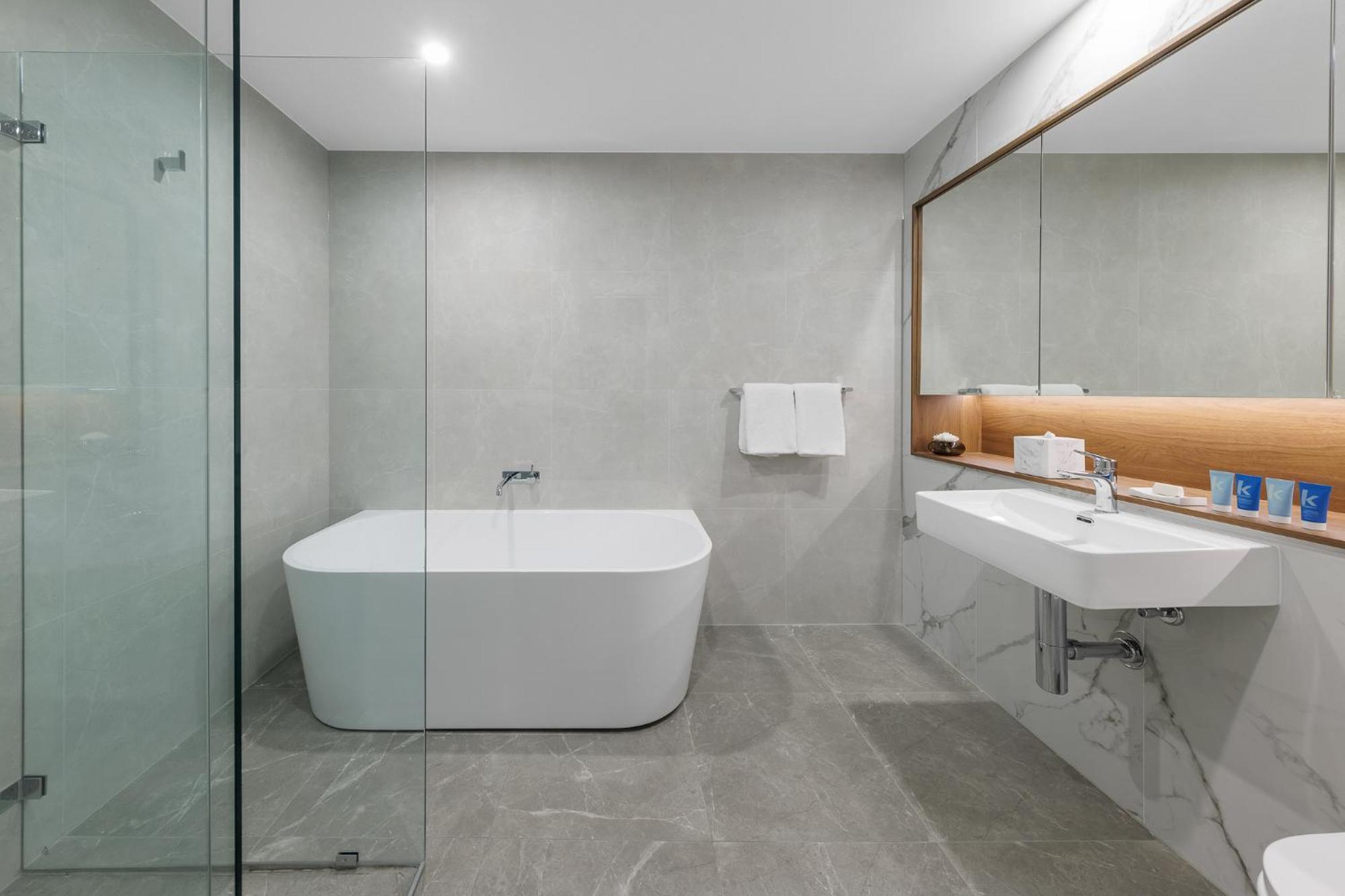 Meriton Suites