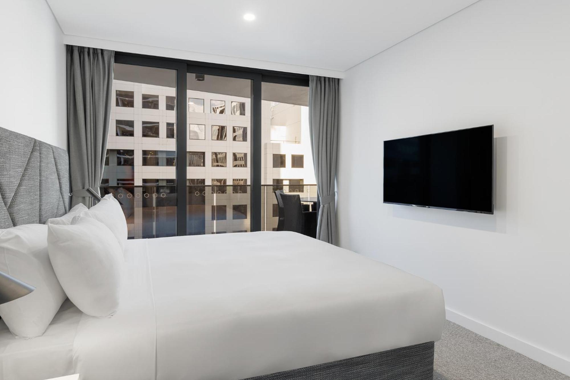 Meriton Suites 5* Canberra