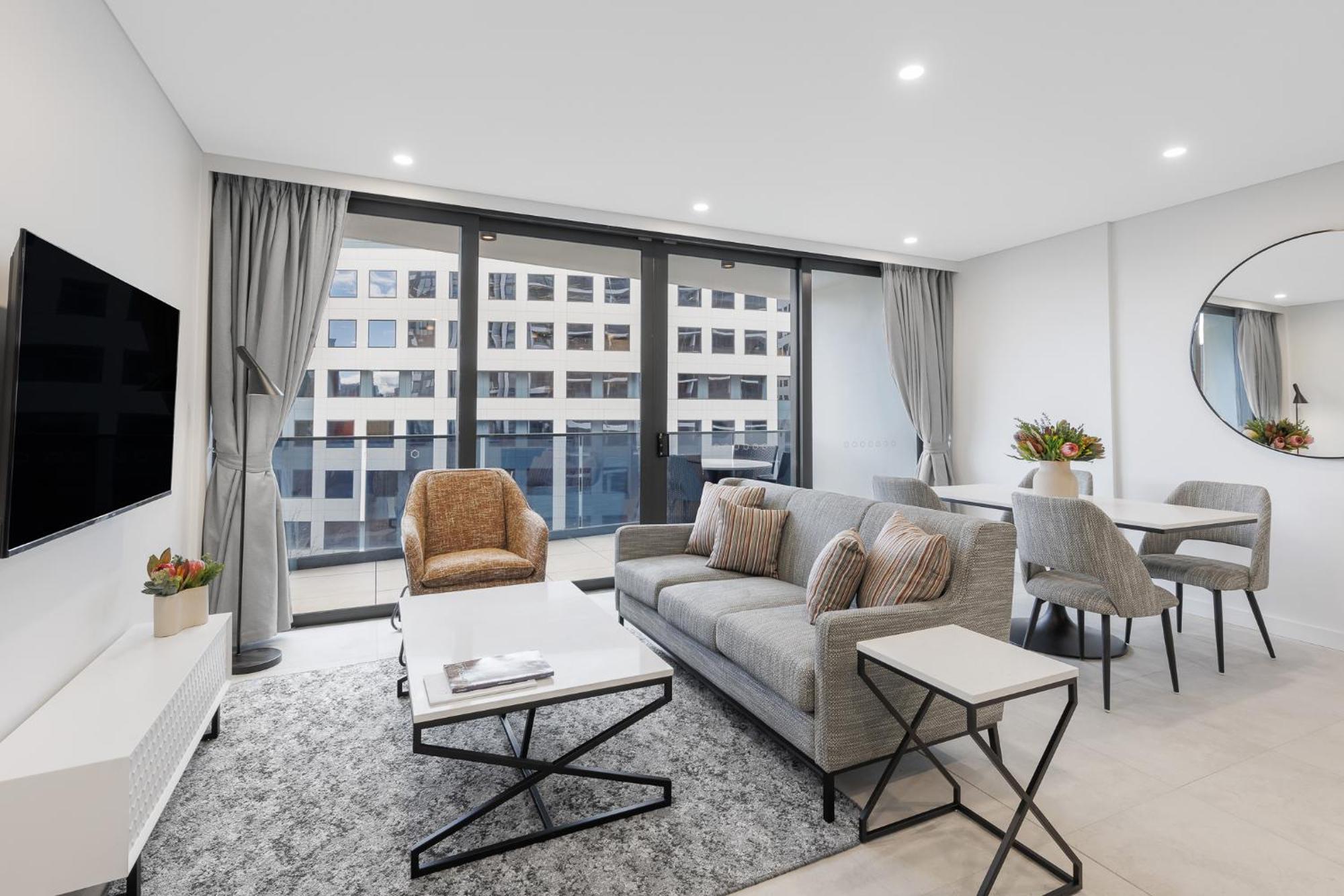 Meriton Suites 5* Canberra