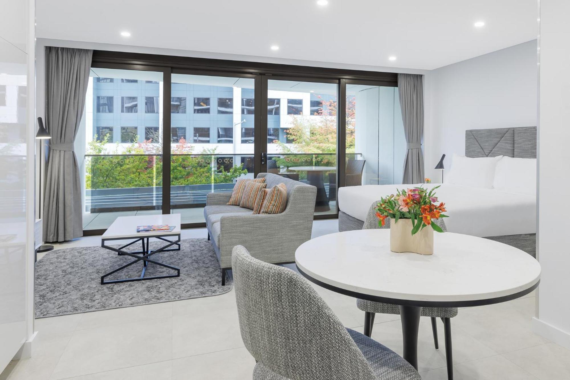 Aparthotel Meriton Suites 5*