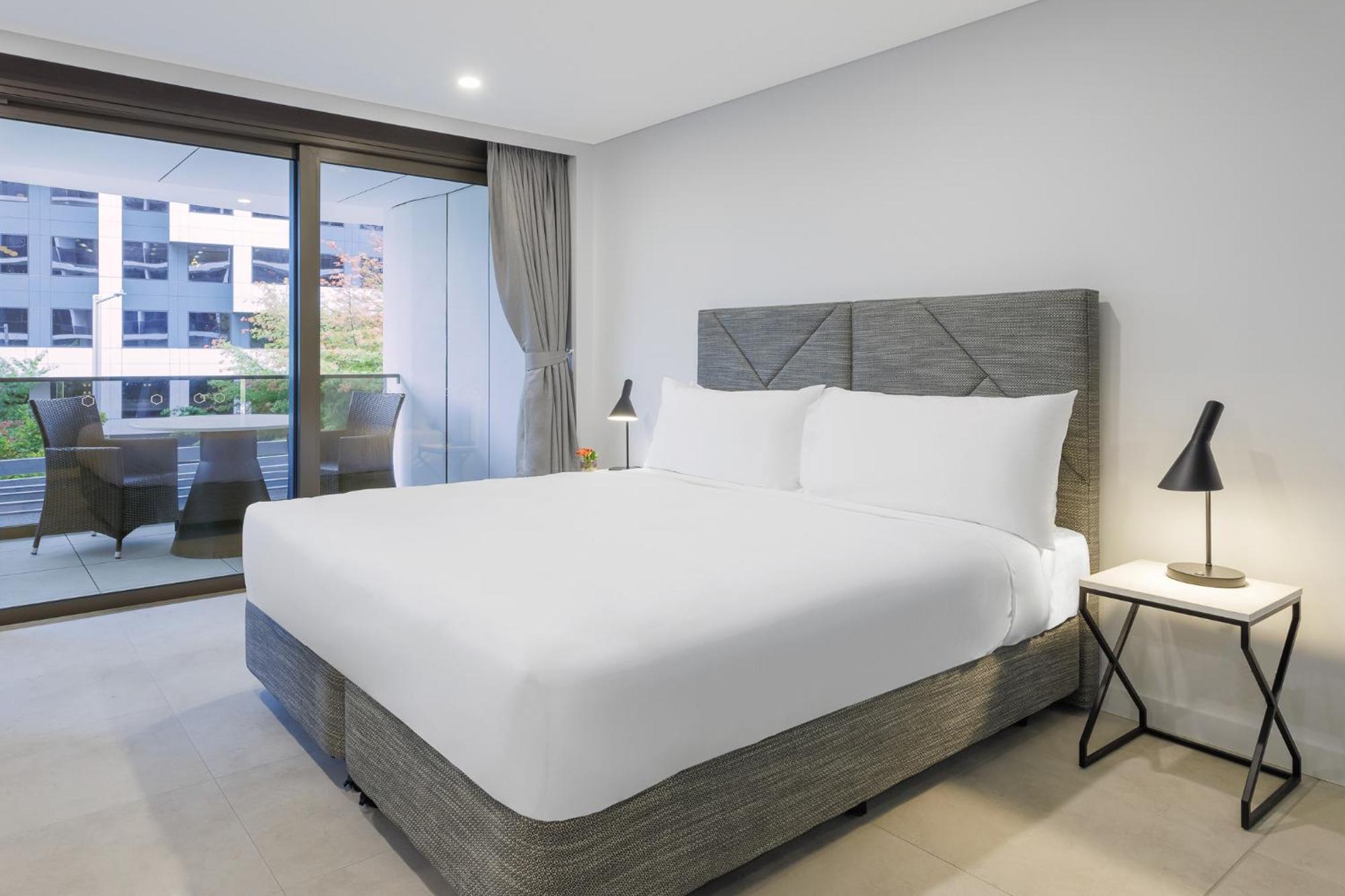 Meriton Suites 5*