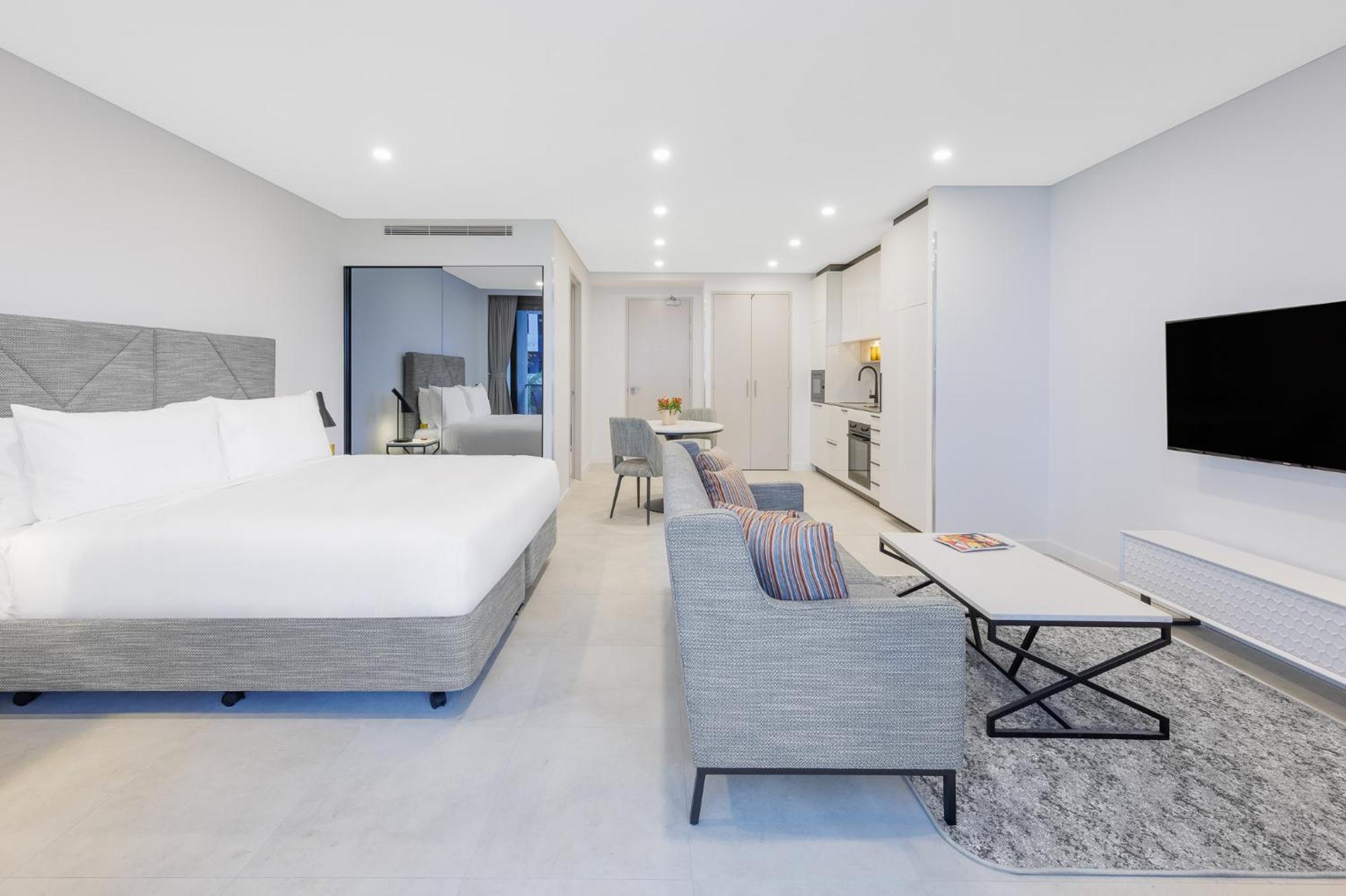 Meriton Suites Aparthotel 5*