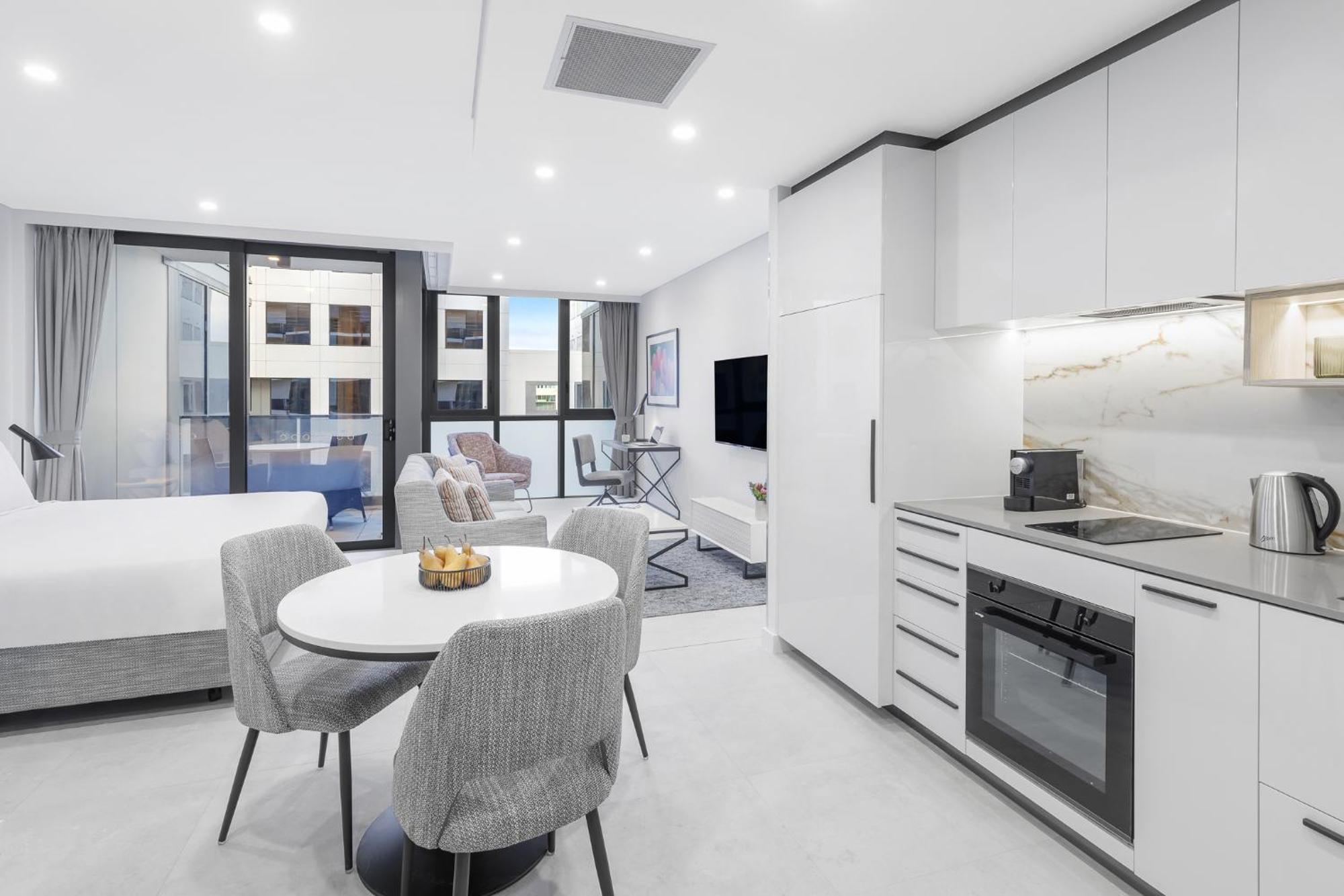 Meriton Suites 5*