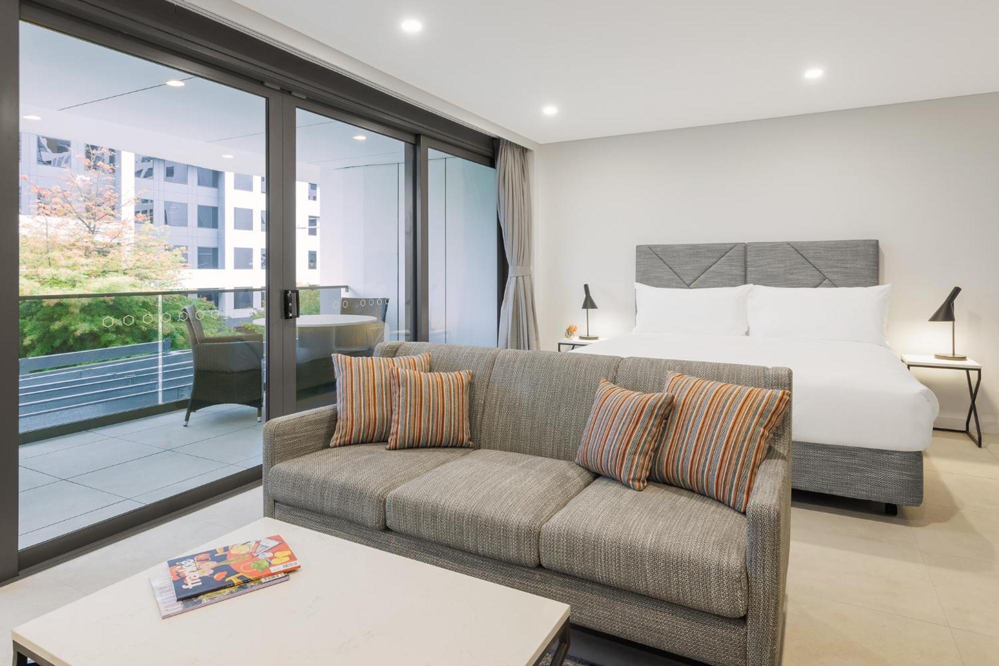 Meriton Suites Aparthotel 5*