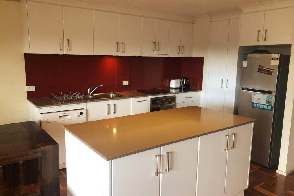 Apartment Top-floor, 3-bedroom Apartment-close To Cbd & Anu