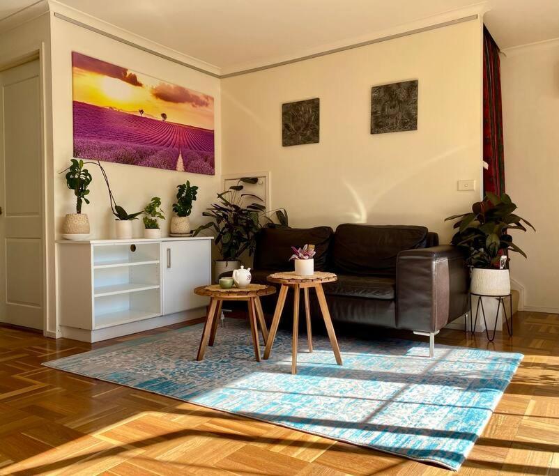 Top-floor, 3-bedroom Apartment-close To Cbd & Anu Apartment