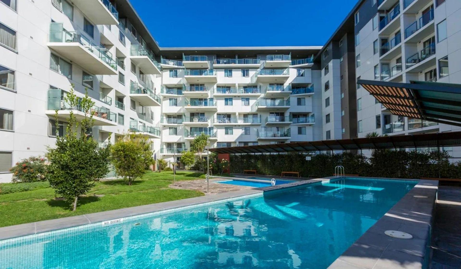Avenue 16 Apartment *