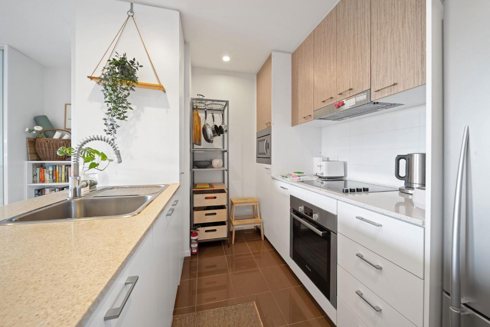 Spacious Inner-city 1-bed In Trendy Braddon Apartment Canberra