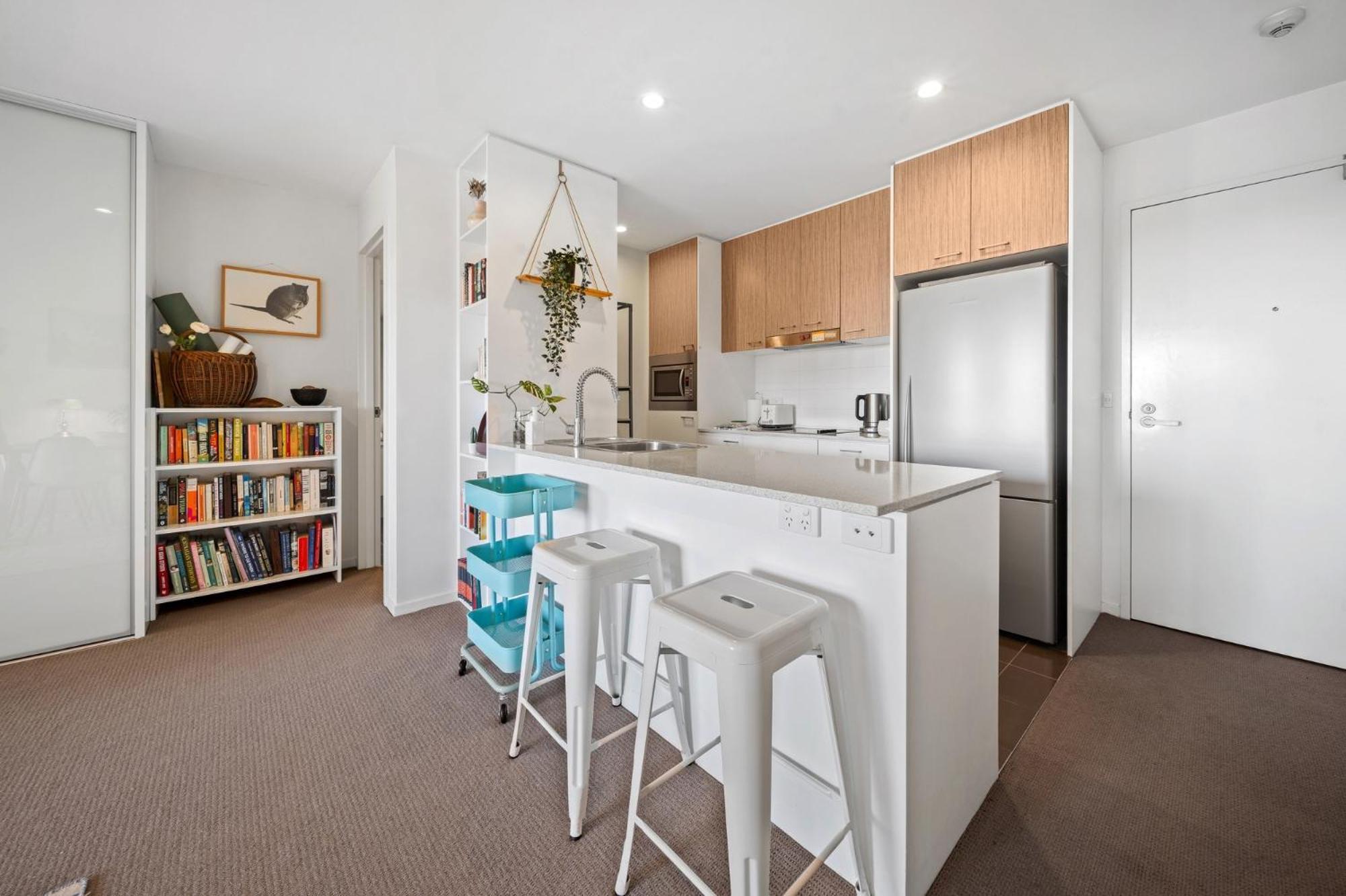 Spacious Inner-city 1-bed In Trendy Braddon * Canberra