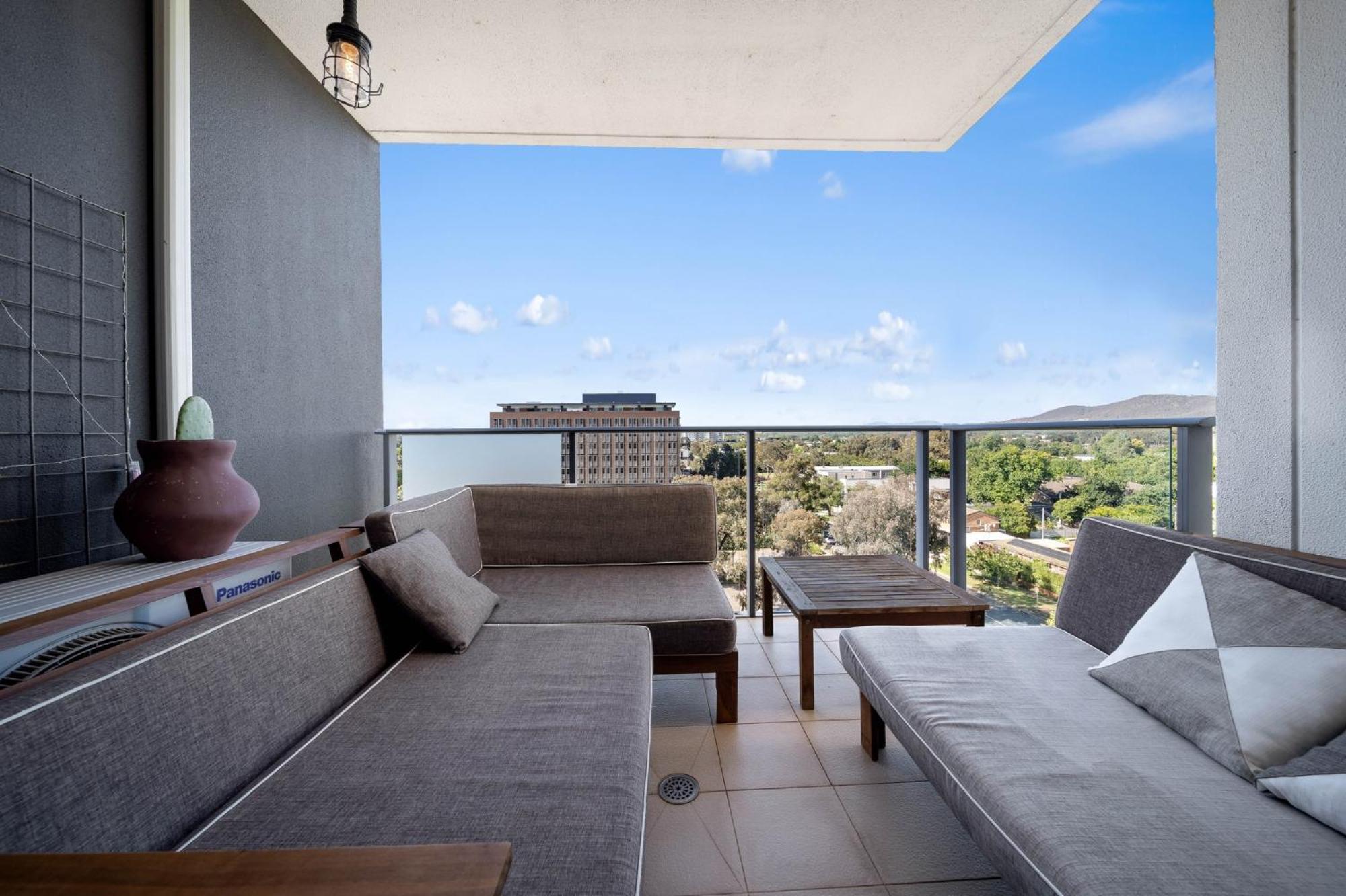 Spacious Inner-city 1-bed In Trendy Braddon * Canberra