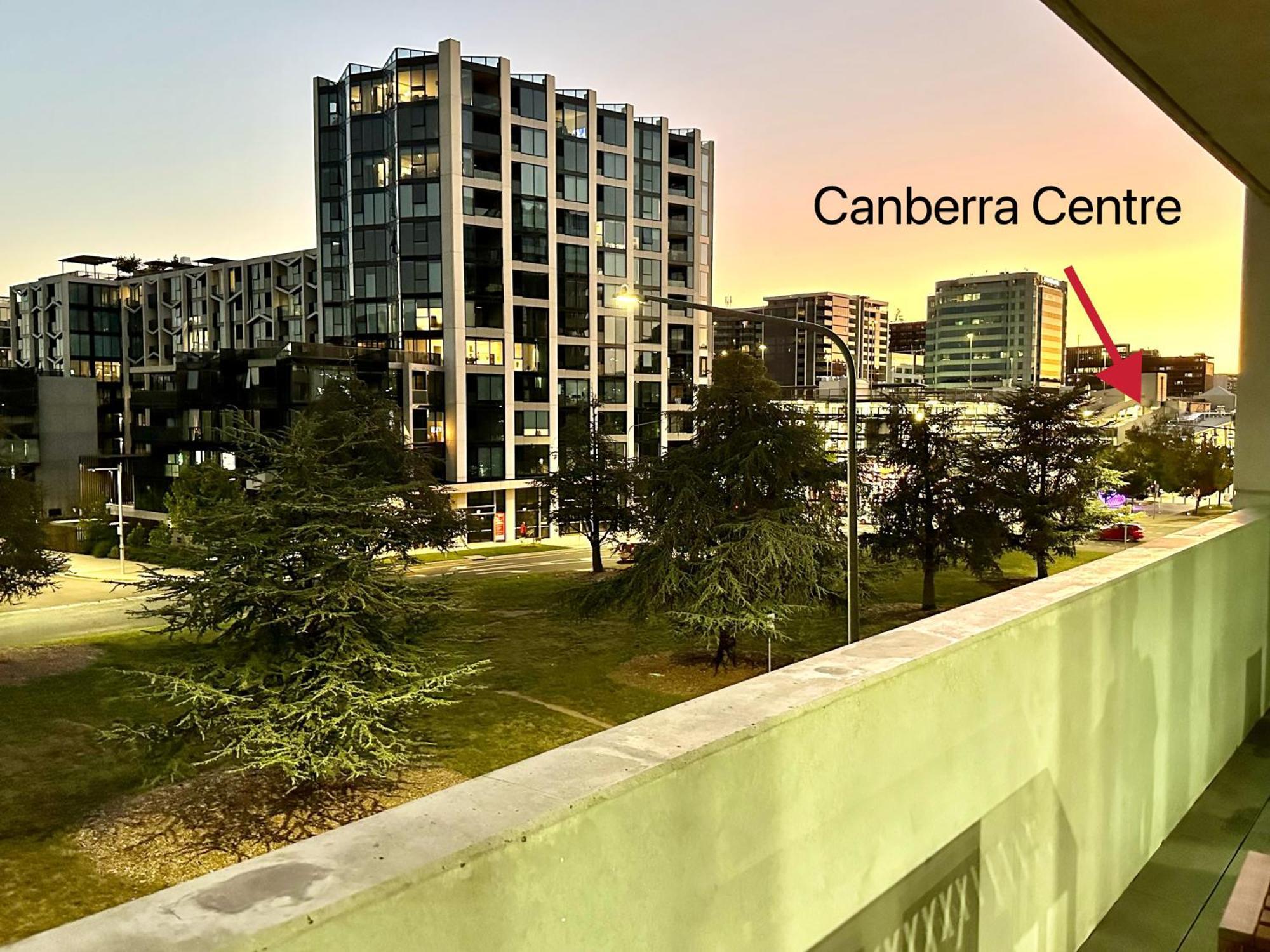 Modern And Quiet In Apartment Canberra
