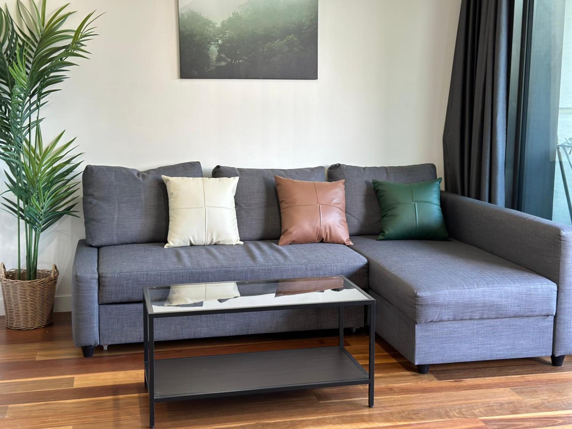 Apartment Modern And Quiet In *