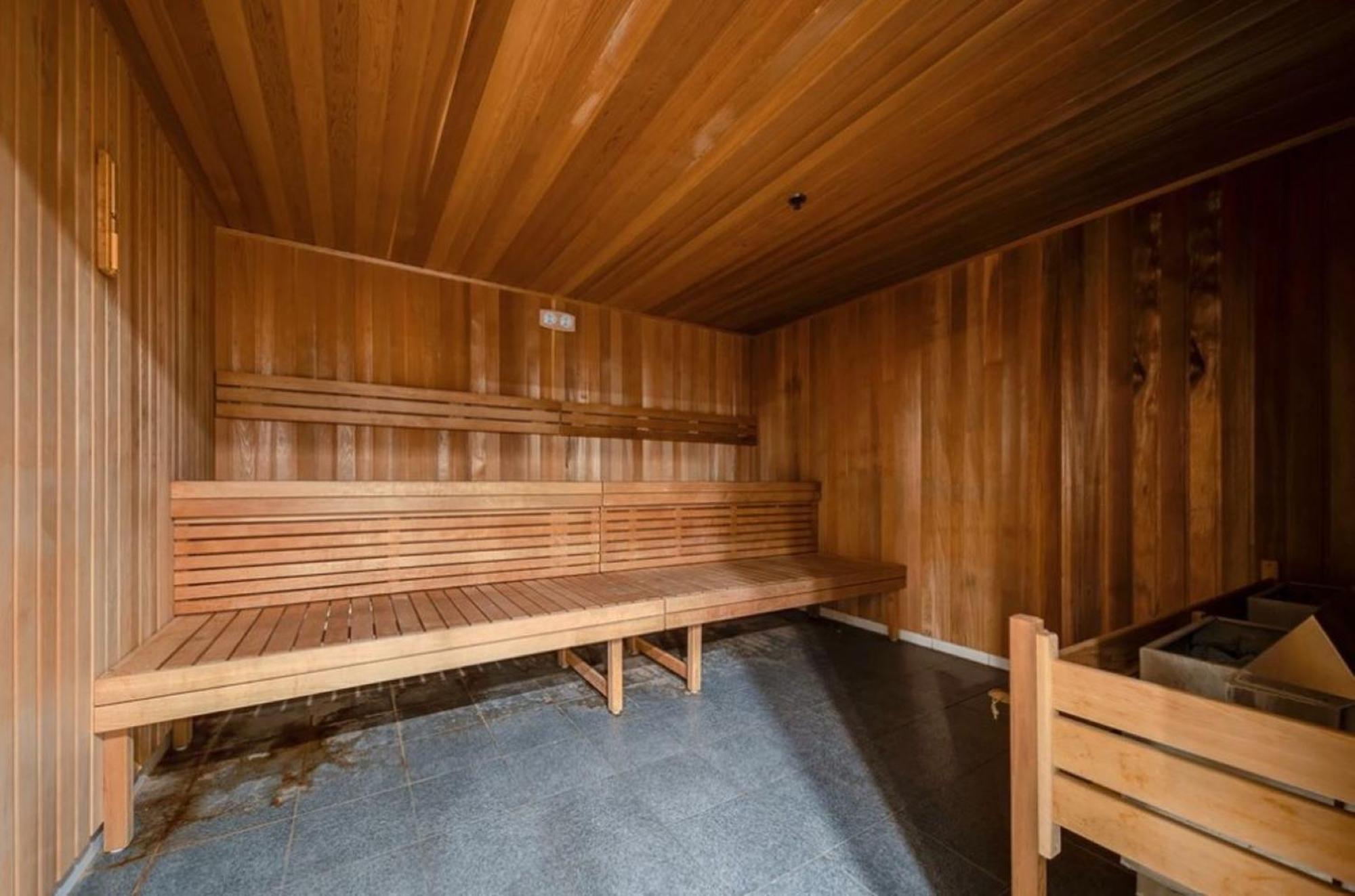 Apartment High-rise Cbd 1-bed With Pool & Other Amenities Canberra