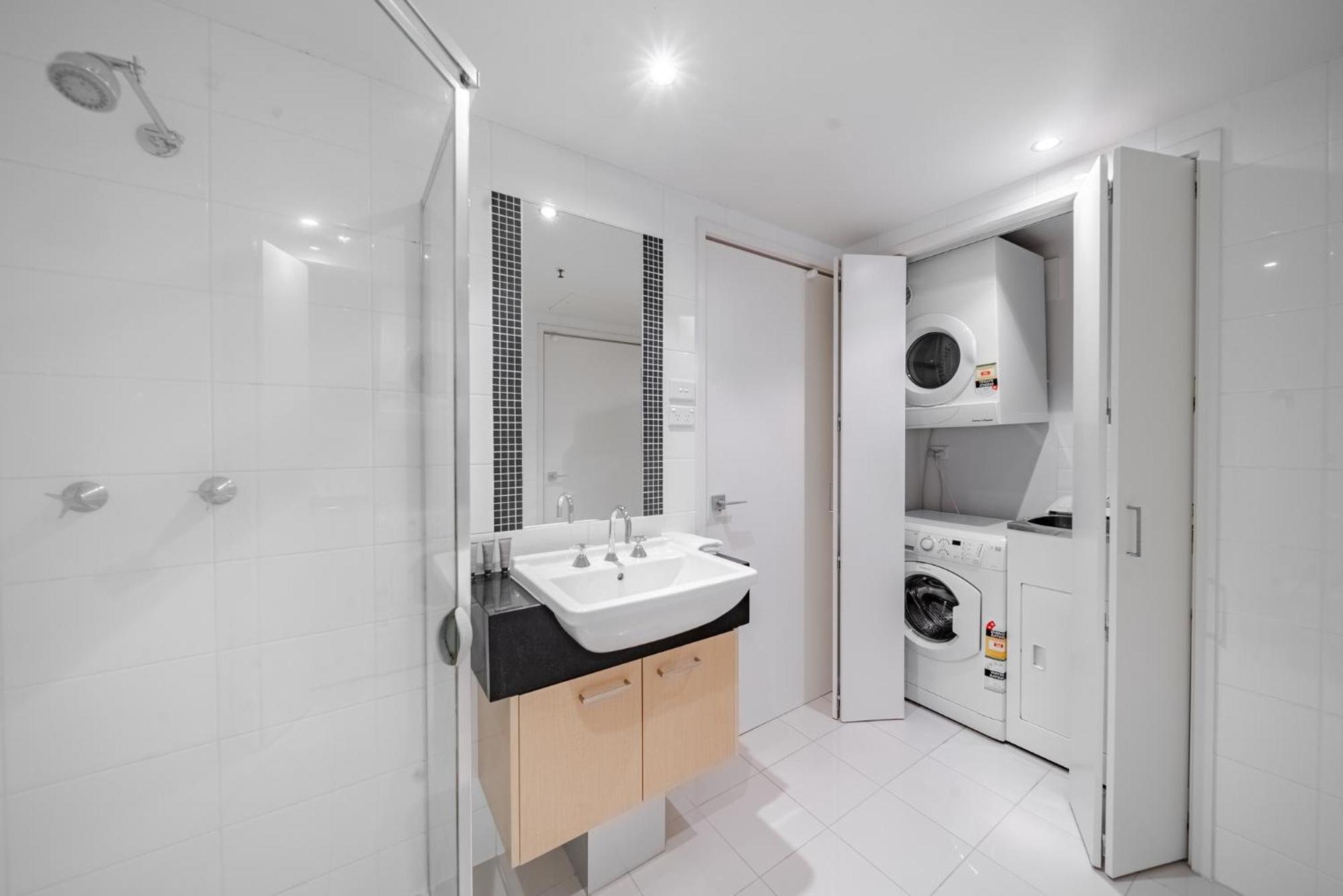 Stylish 1-bed Flat With Pool Bbq & Sauna Access *