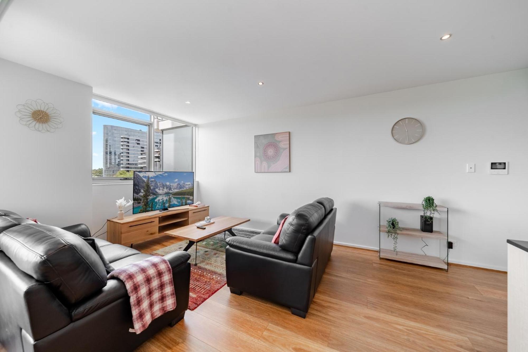 Stylish 1-bed Flat With Pool Bbq & Sauna Access Apartment Canberra