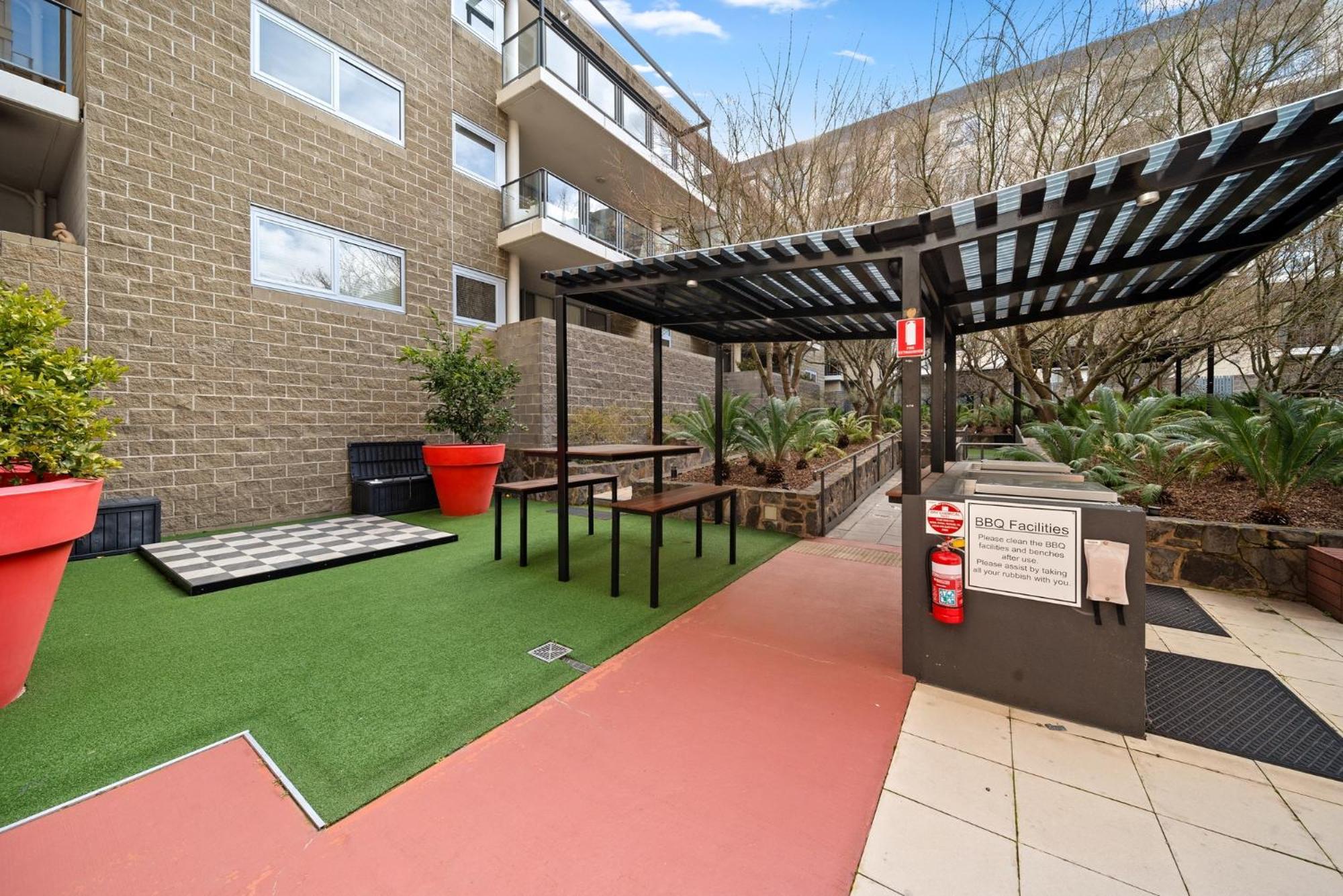 Apartment Stylish 1-bed Flat With Pool Bbq & Sauna Access *