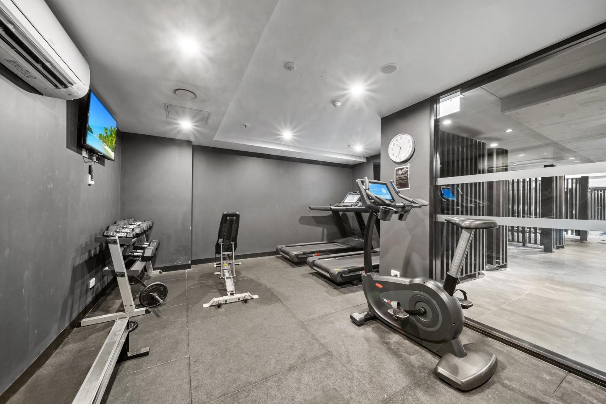 1-bed With Pool And Gym Access Apartment