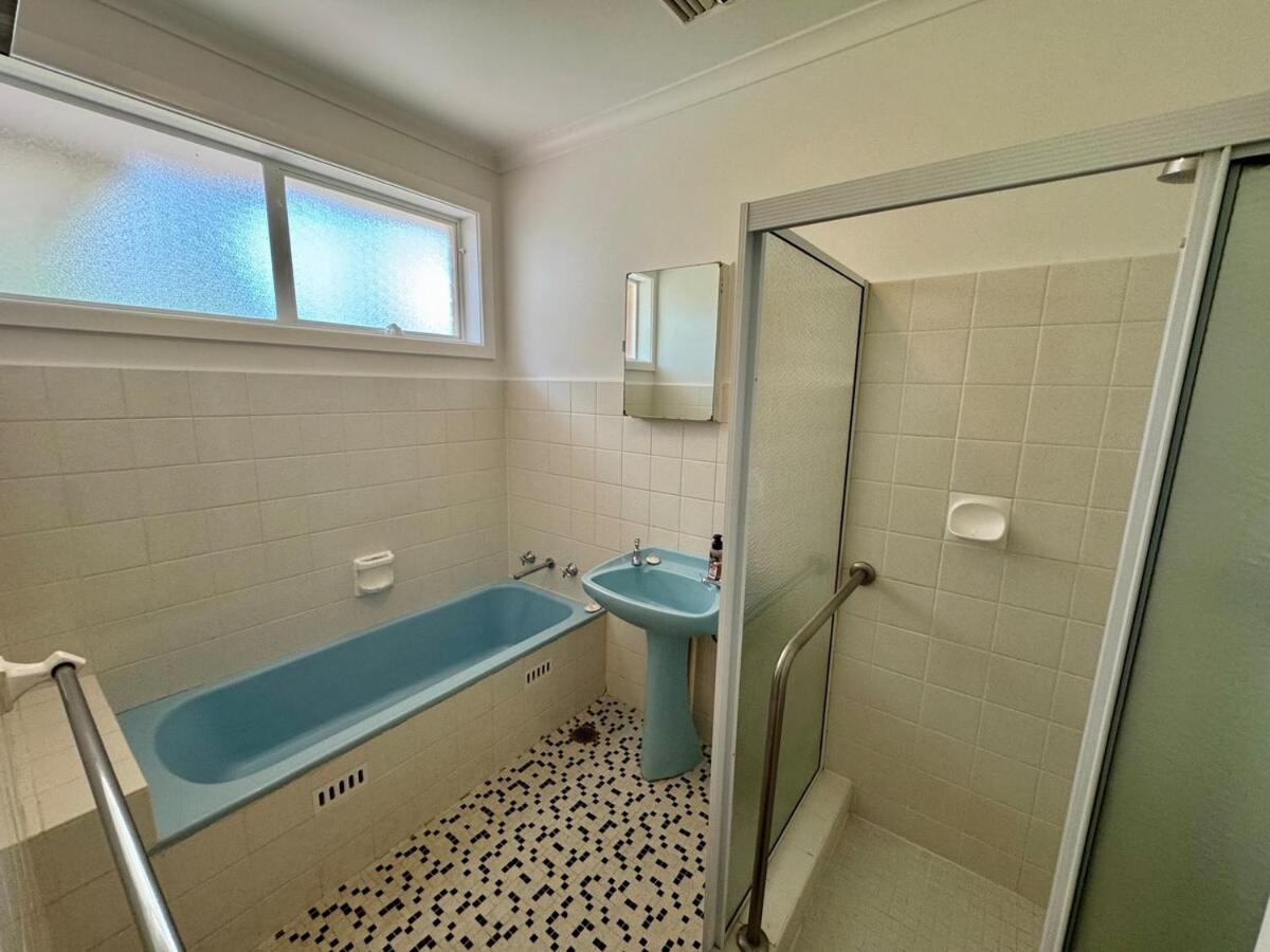 Elegant 4br In Red Hill Holiday home *