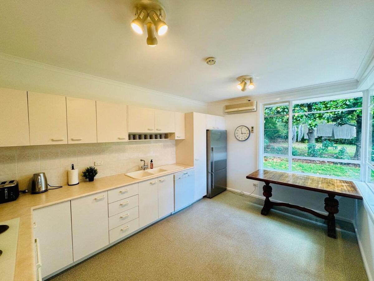 Elegant 4br In Red Hill * Canberra