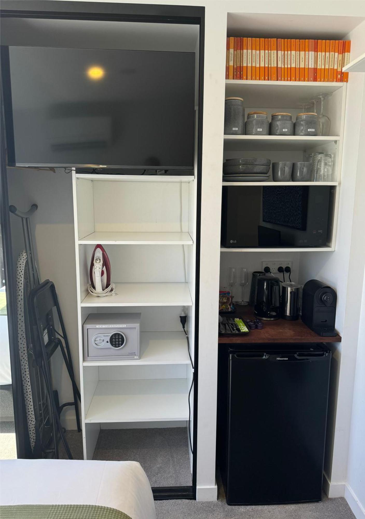Little Midnight 2 Apartment *