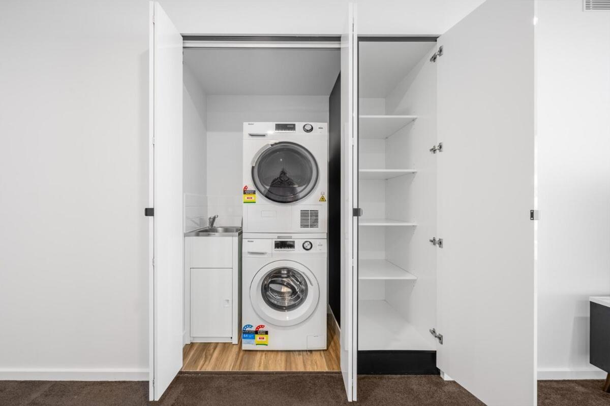 Modern 2b&2b Retreat Await Apartment *