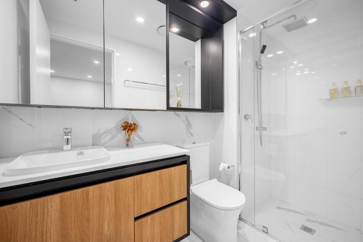 Modern 2b&2b Retreat Await Apartment Canberra