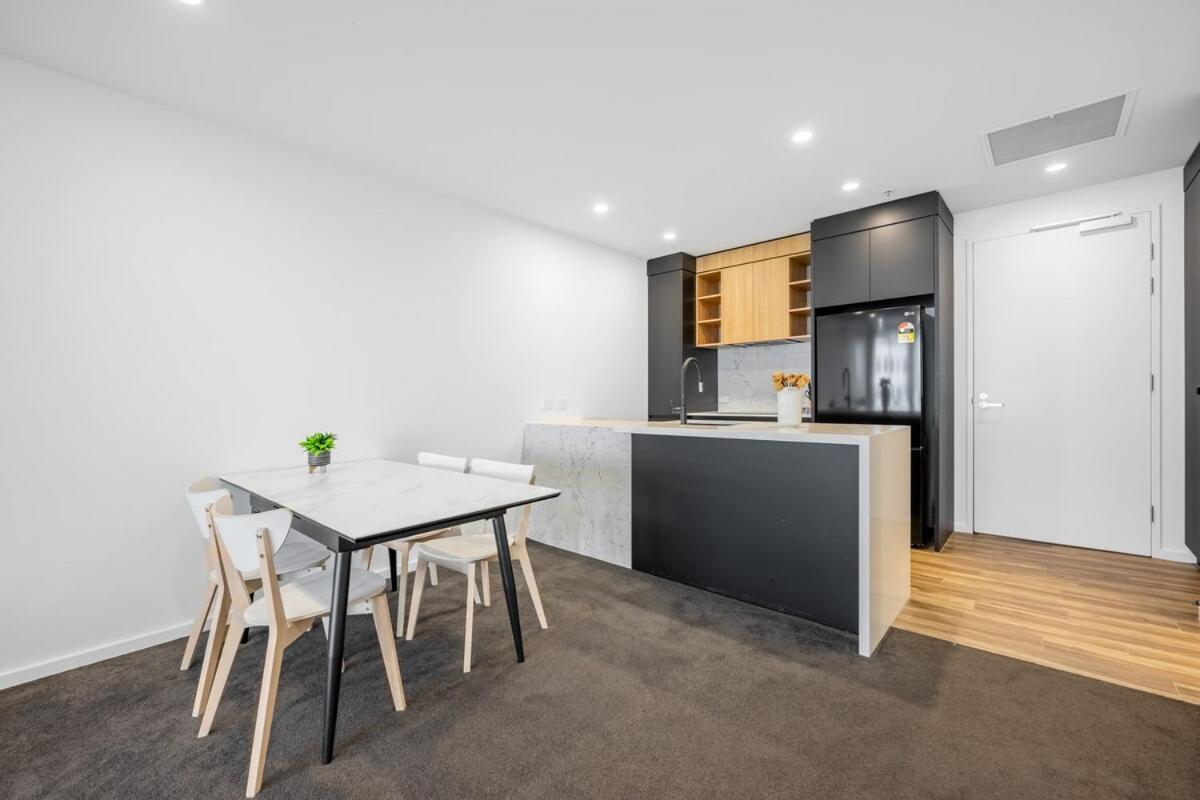 Modern 2b&2b Retreat Await * Canberra