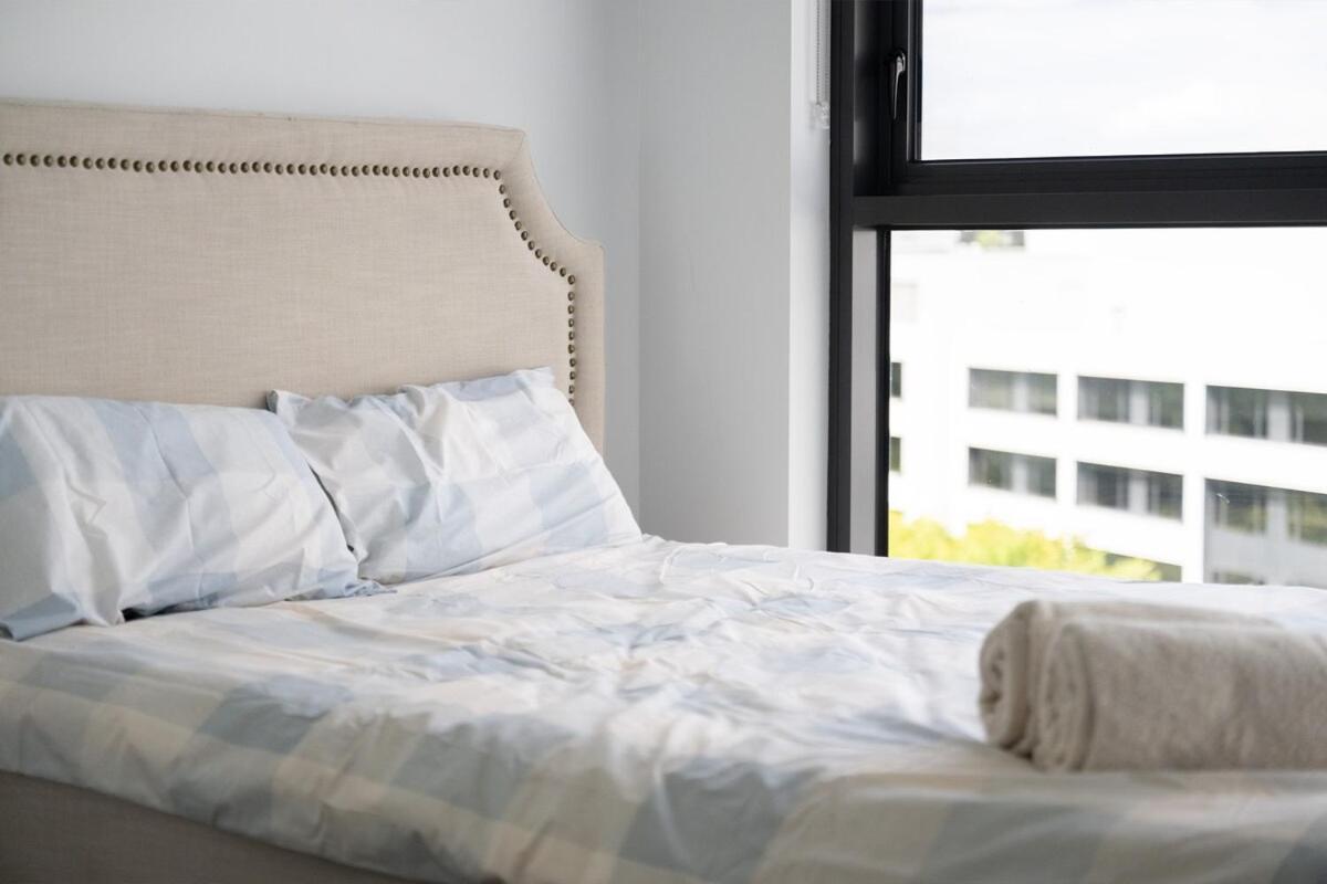 Modern 2b&2b Retreat Await Apartment *