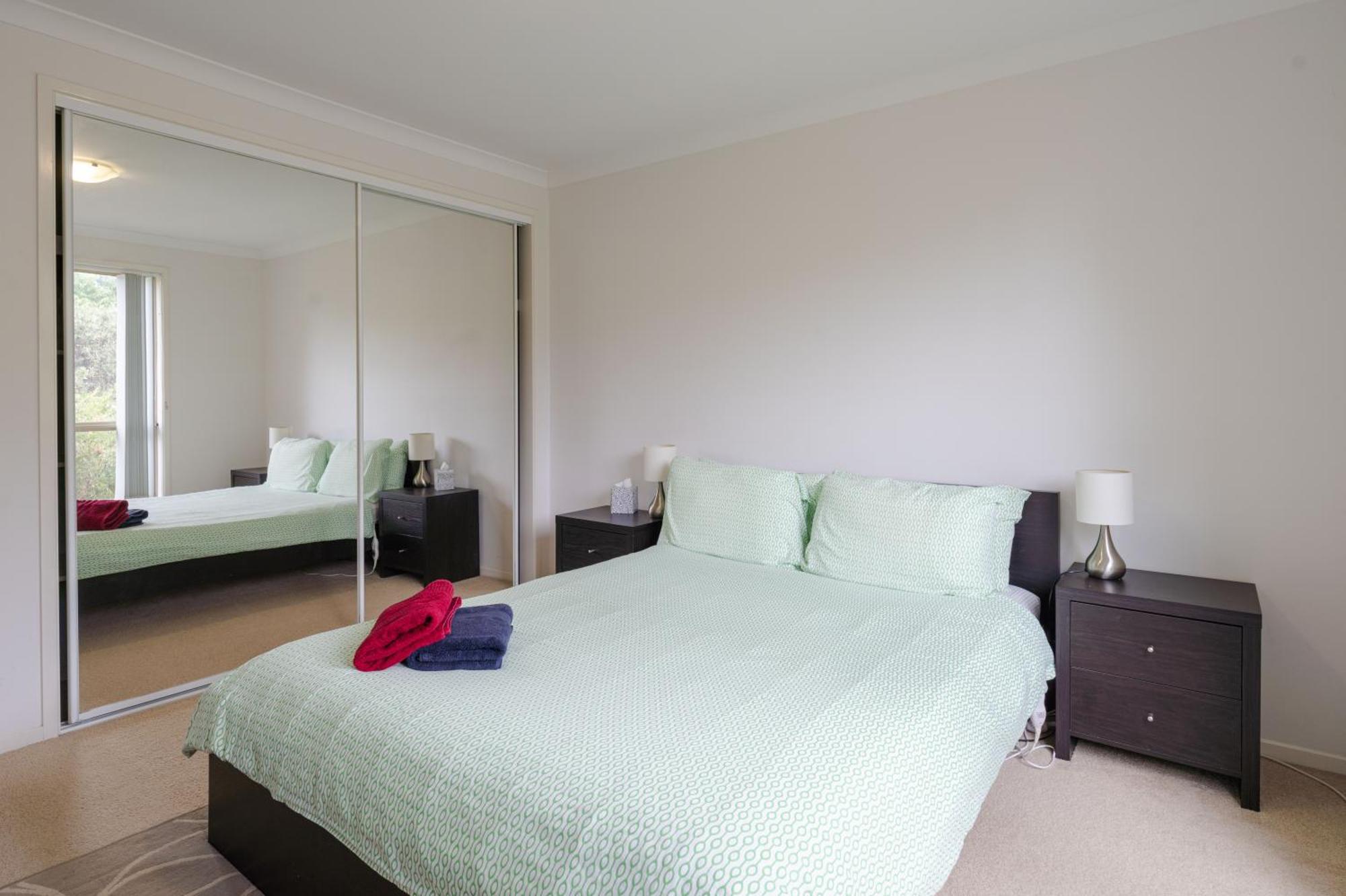 Entire 2br Sunny House @franklin, * Canberra