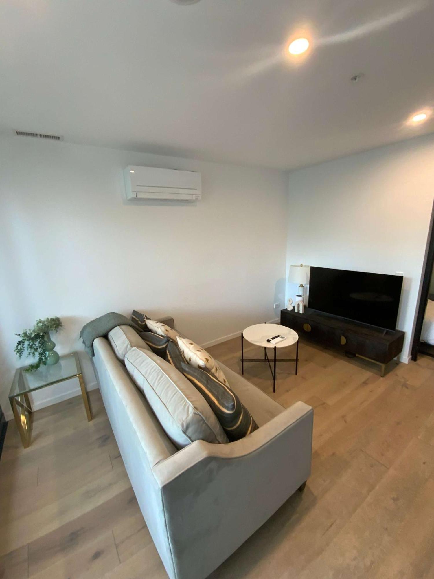 Cbd - Parking - Sleeps 4 *