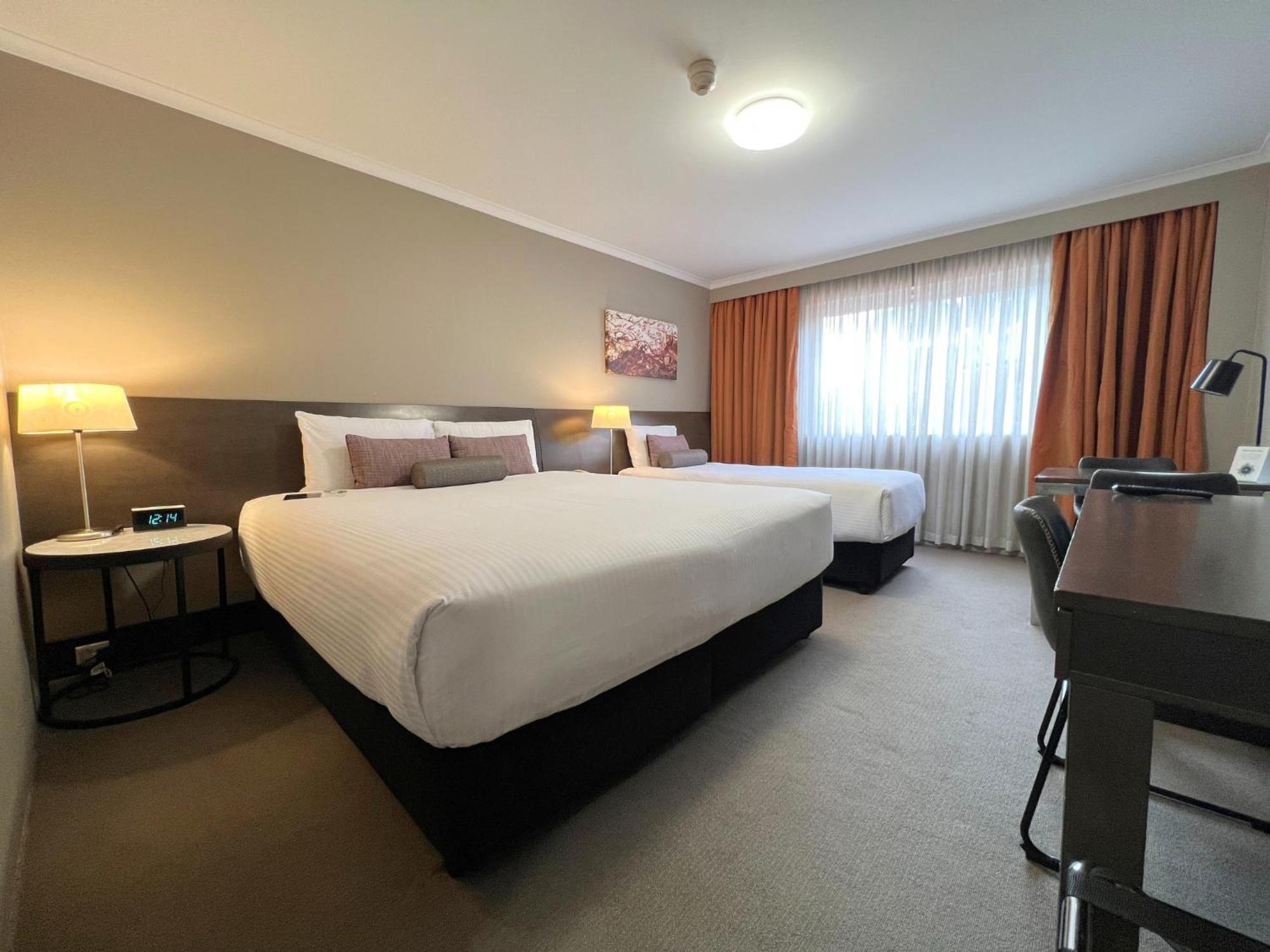 Pavilion On Northbourne Hotel 4*