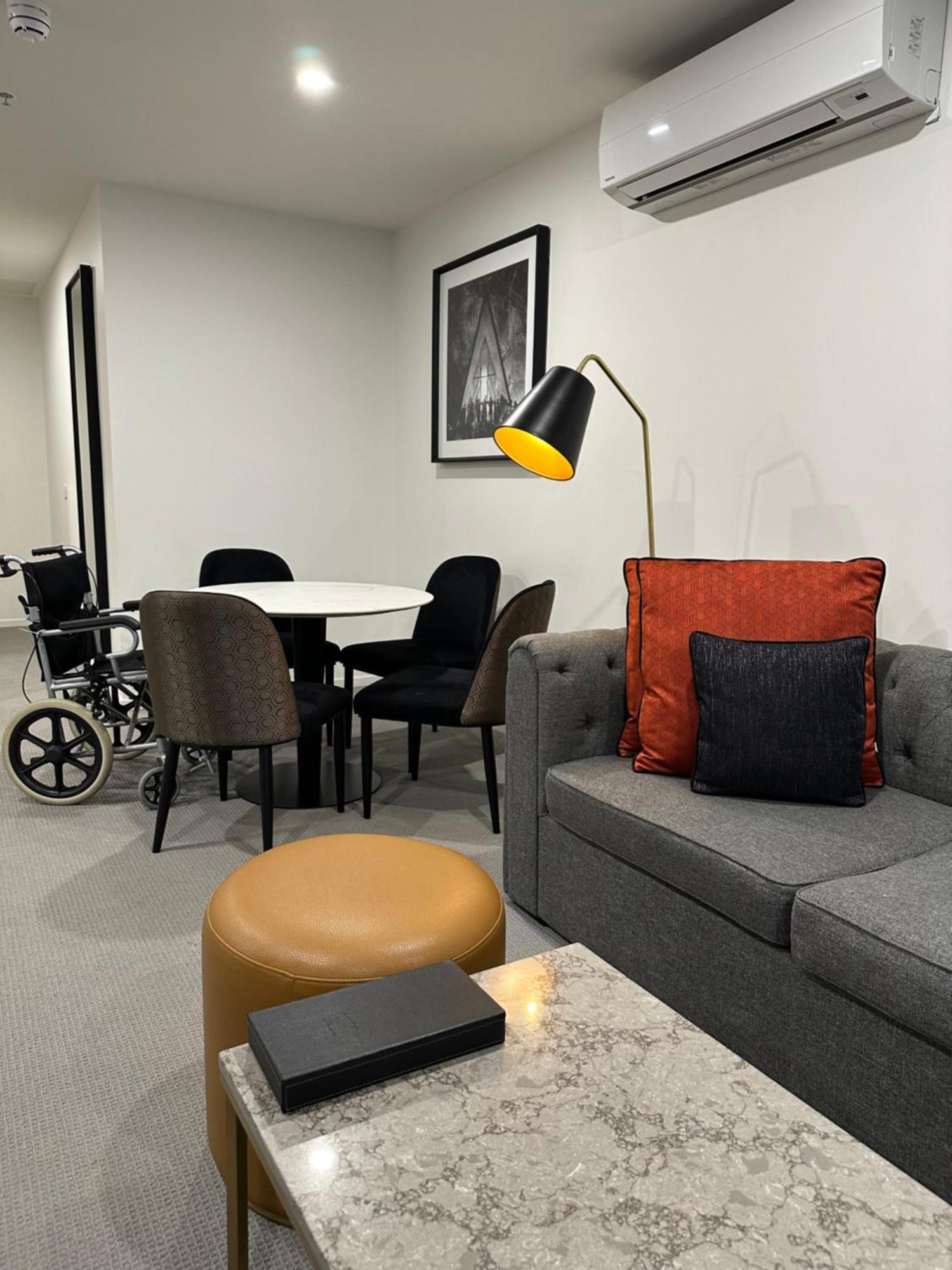Deco Hotel Canberra