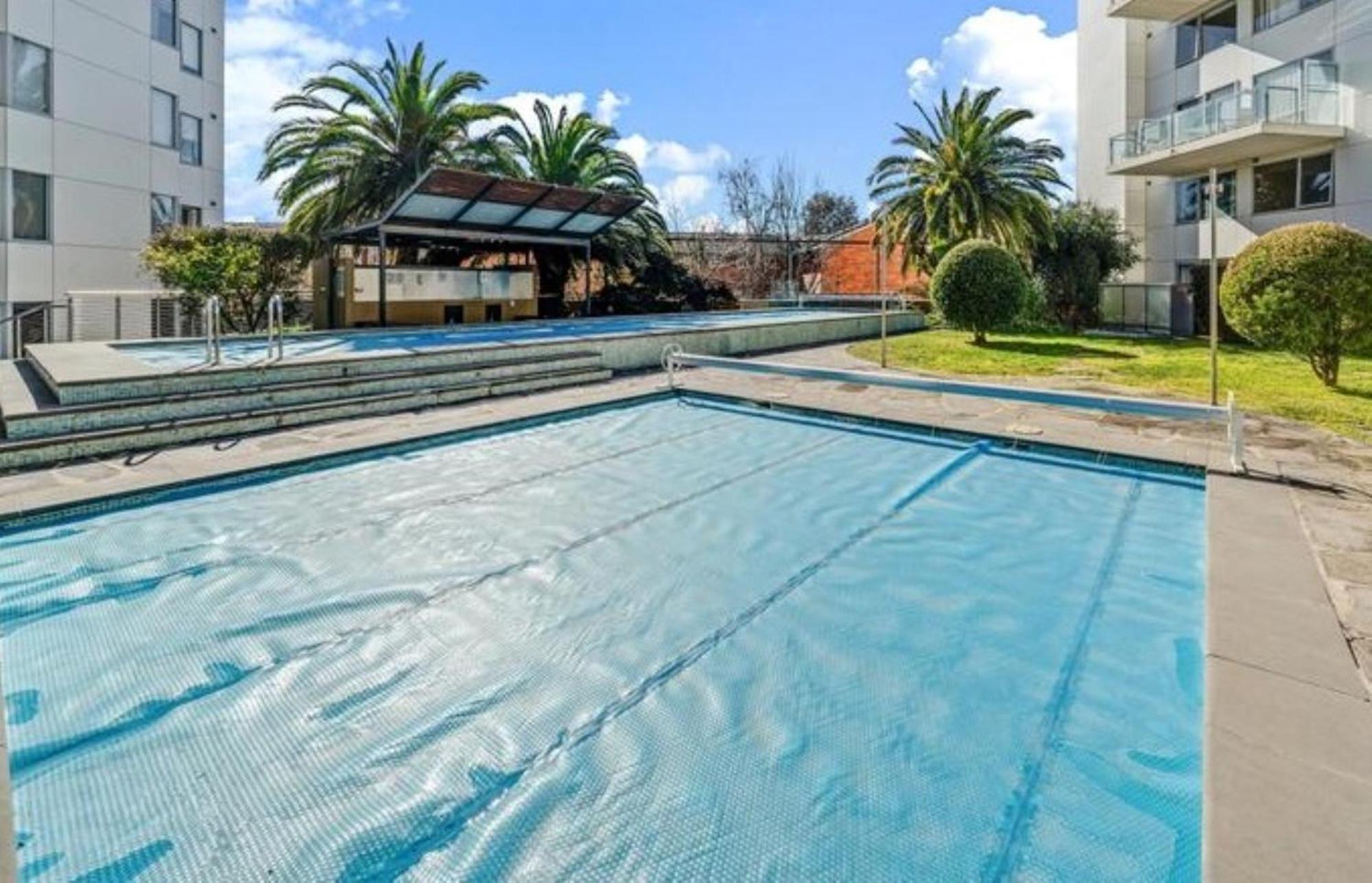Convenient 2-bed With Pool By Parks & Amenities Canberra