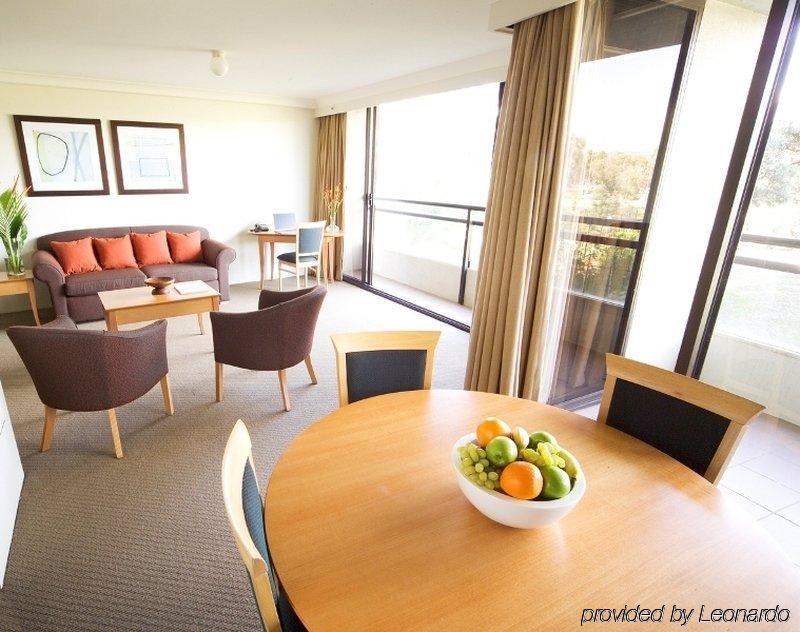 Breakfree Capital Tower Aparthotel 4*