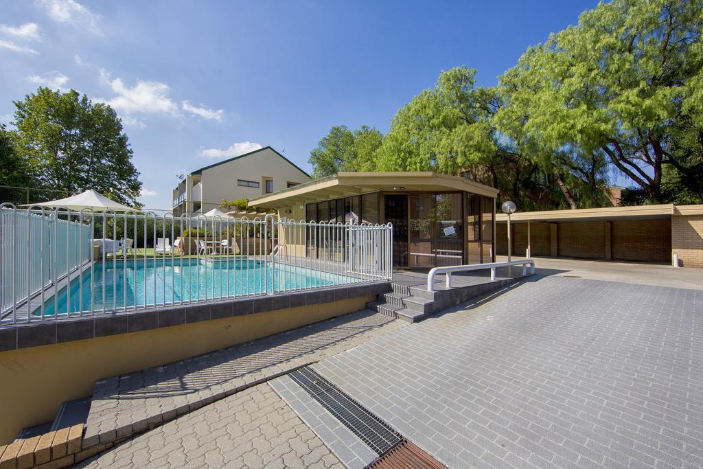 Accommodate - Kingston Court Apartment