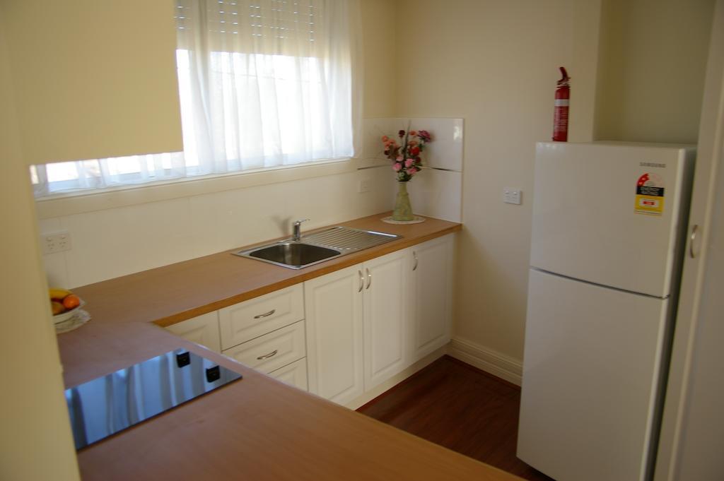 Deakin Apartment *