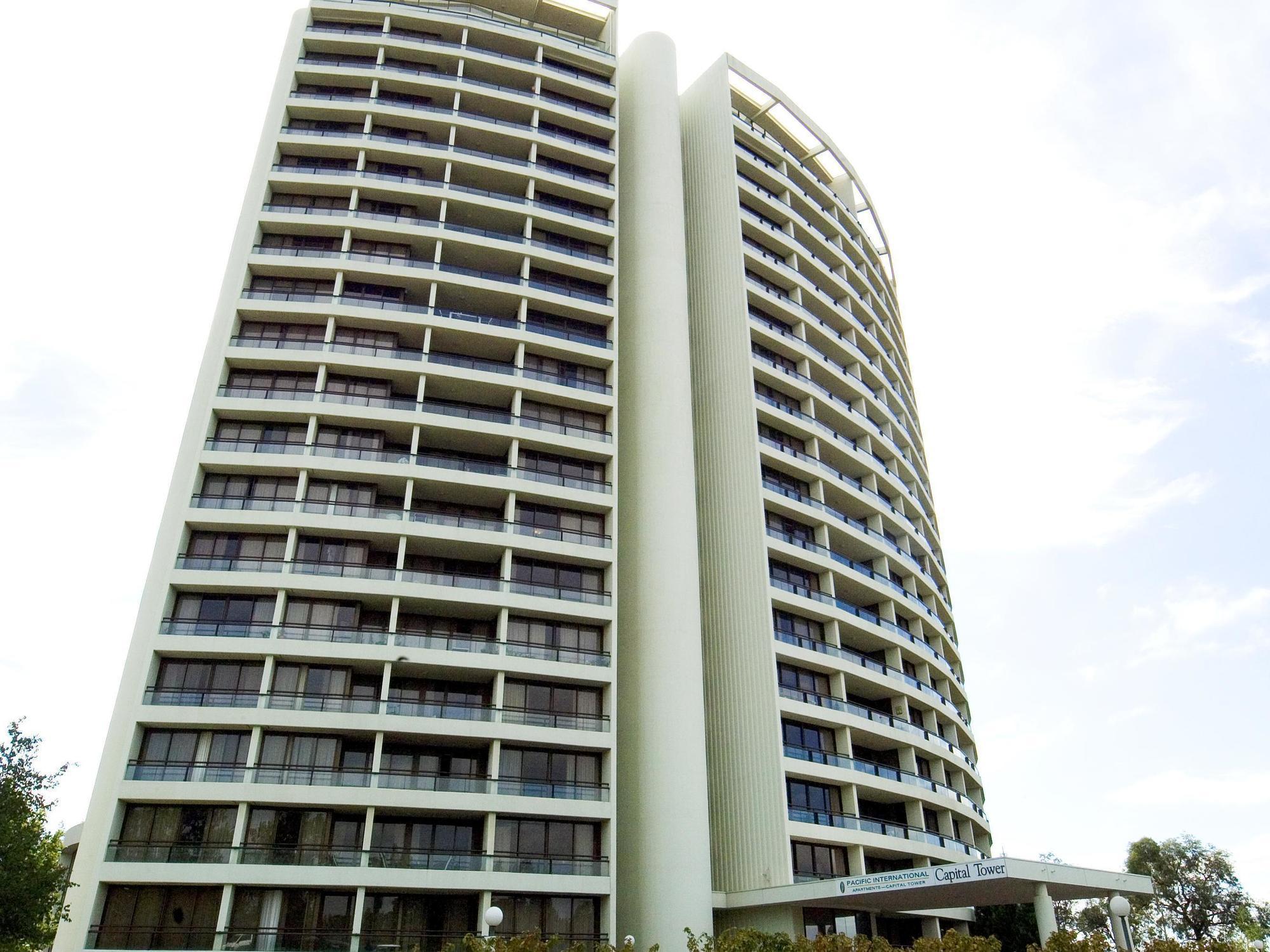Breakfree Capital Tower Aparthotel