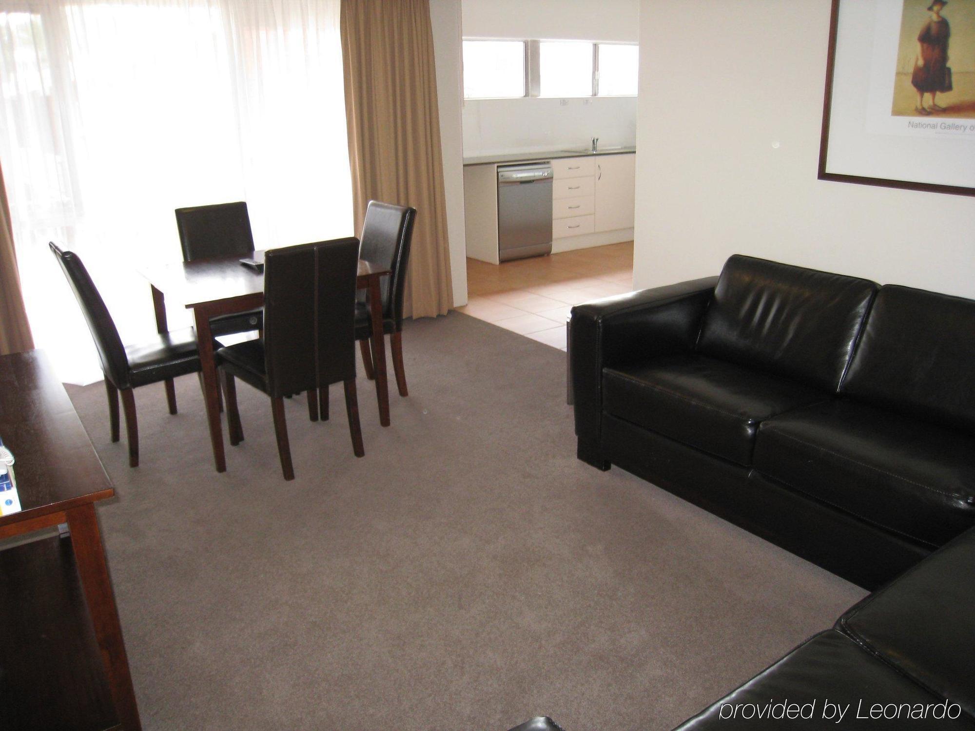 Forrest & 3* Canberra