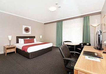 Quality Dickson Hotel