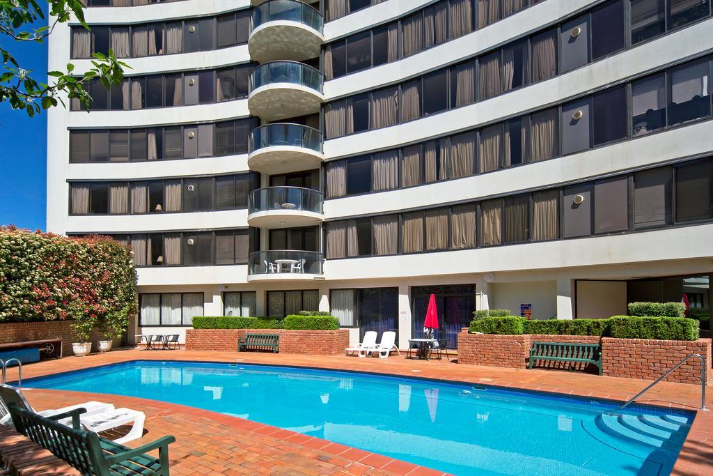Breakfree Capital Tower 4* Canberra