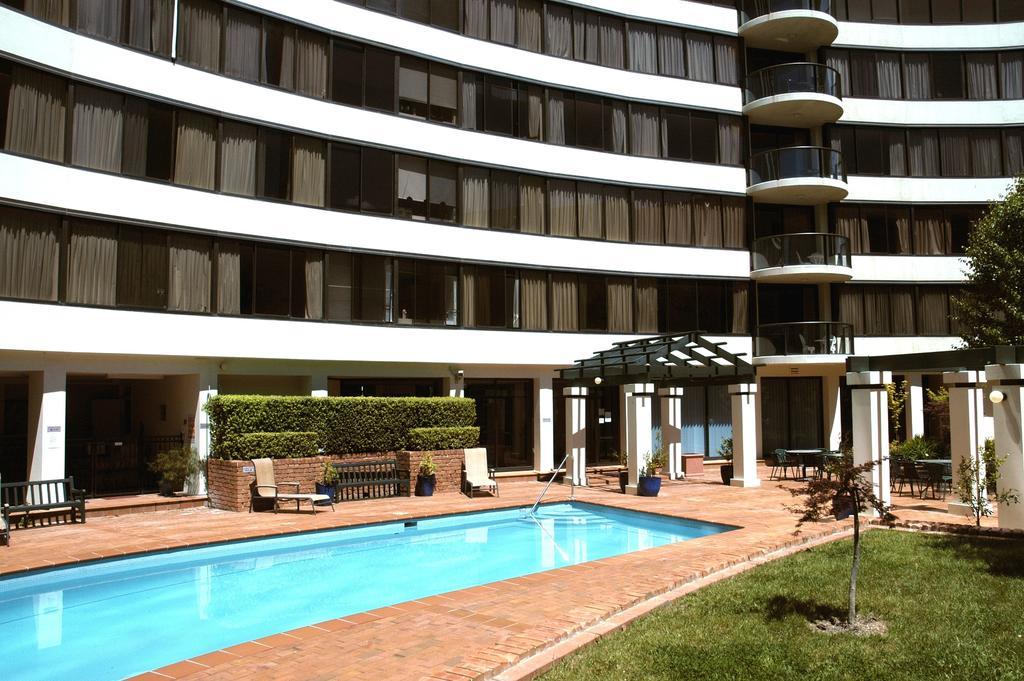 Aparthotel Breakfree Capital Tower