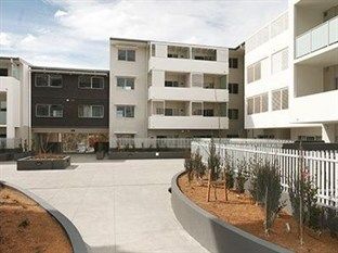 Abode Tuggeranong 4*