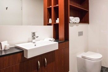 Hotel Abode Narrabundah 4*