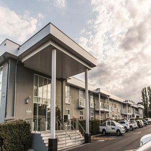 Abode Narrabundah Hotel