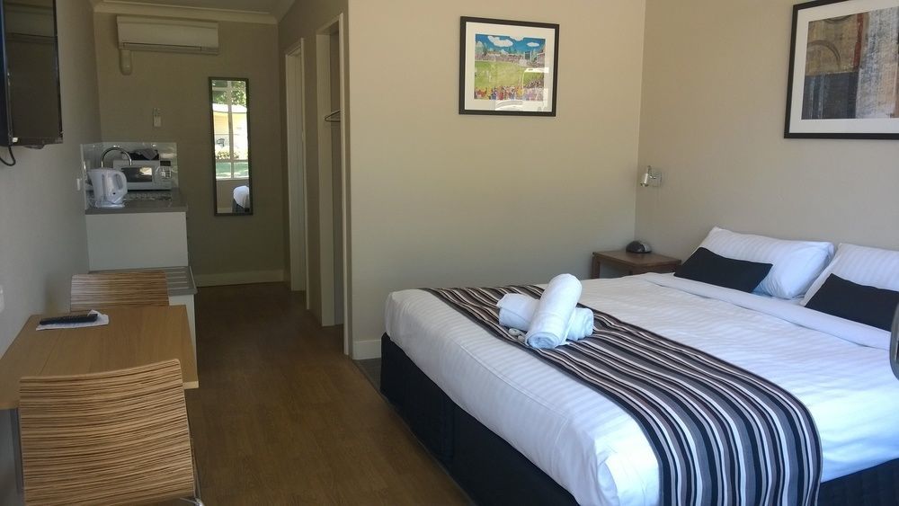 Carotel Motel 3*
