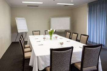 Garden City Hotel, Best Western Signature Collection 4*