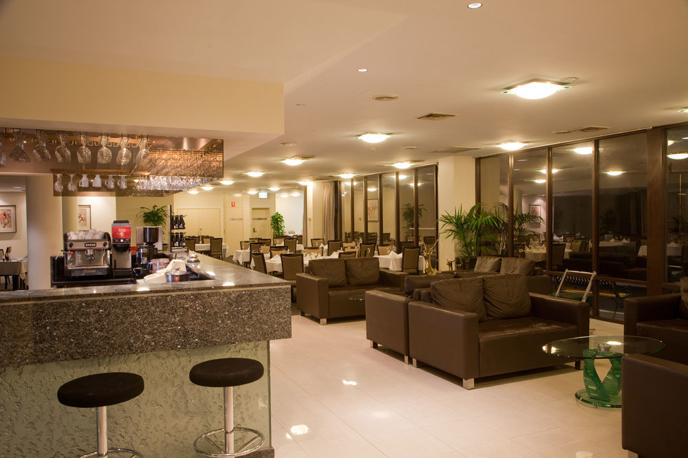 Garden City Hotel, Best Western Signature Collection 4* Canberra
