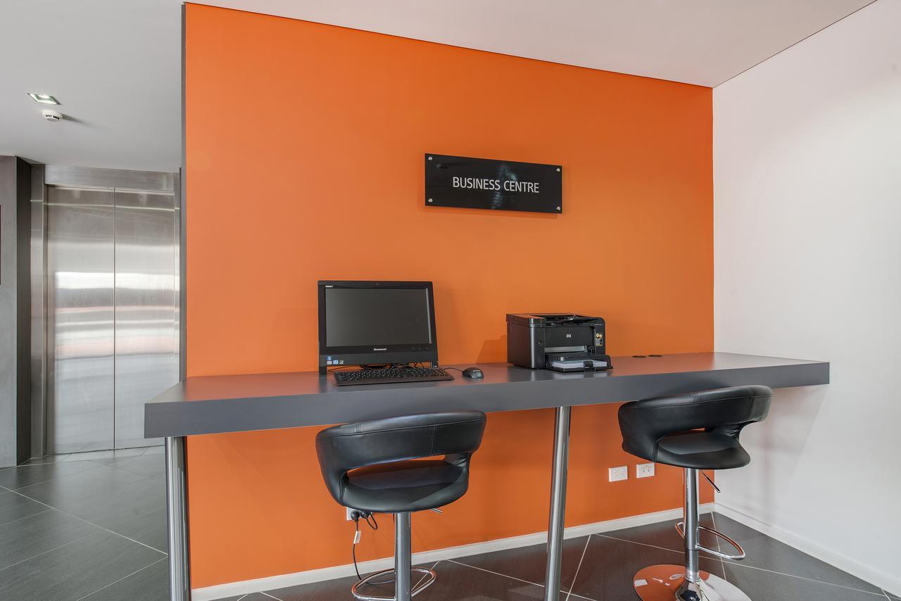 Abode Tuggeranong Aparthotel 4*