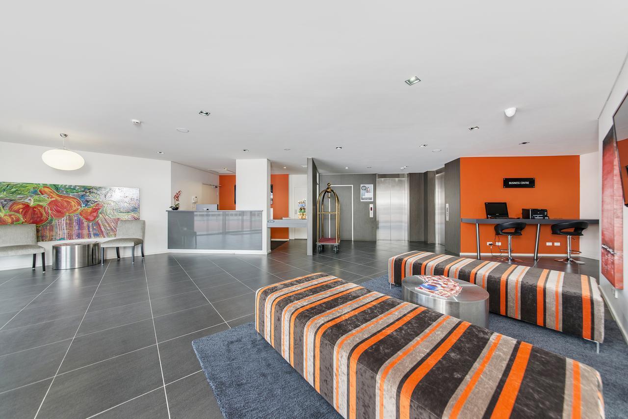 Abode Tuggeranong Aparthotel 4*